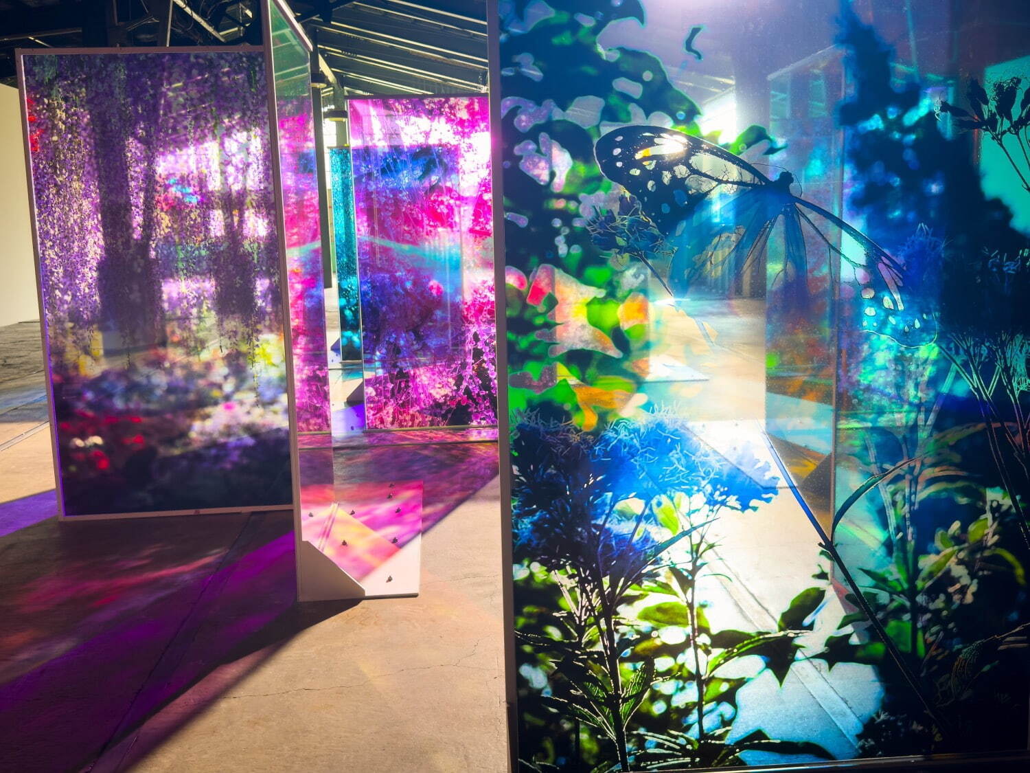 蜷川実花 《Silence Between Glimmers》 イメージ
©mika ninagawa, Courtesy of Tomio Koyama Gallery