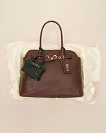 ミュウミュウのバレエシューズやスカートがバッグチャームに