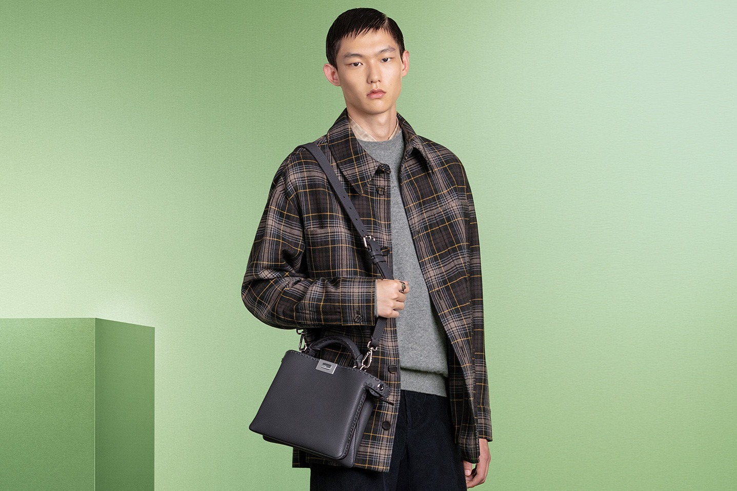【FENDI】24FW＊Fendiタータンチェック ボンバージャケット フェンディ 24年クリスマス「フェンディ タータン」チェックの