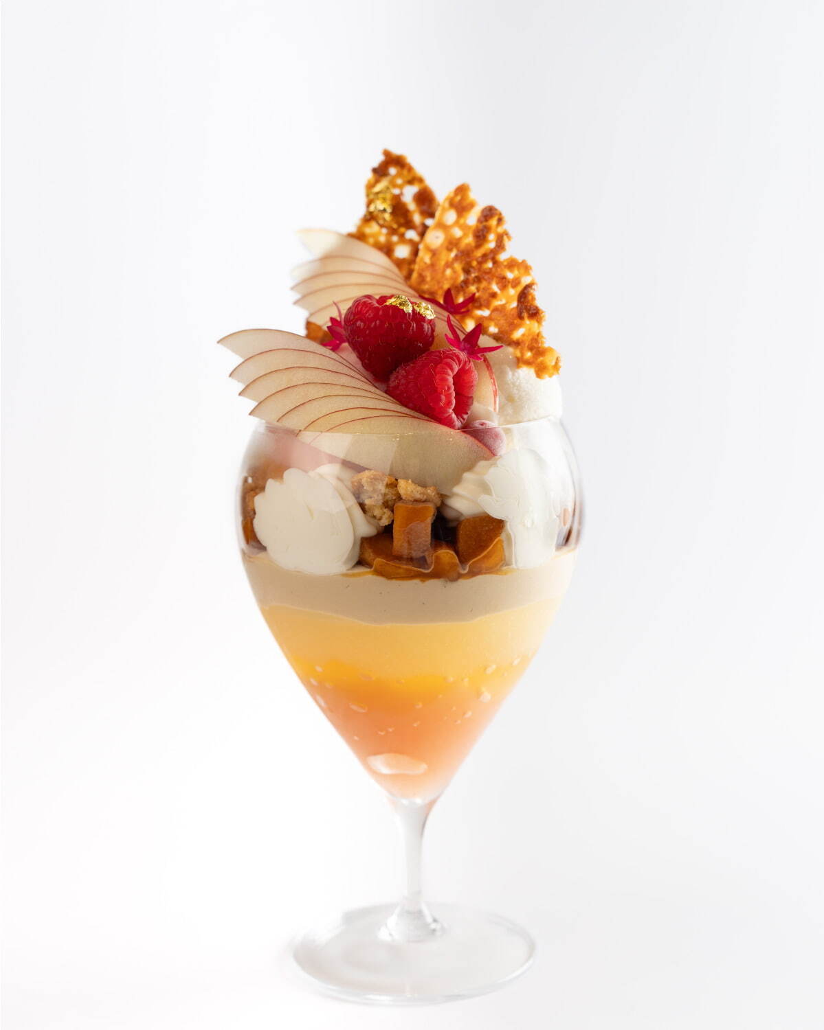 「紅玉リンゴ 胡桃 フロマージュのパフェ」3,200円※サービス料10%別