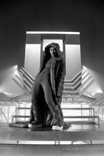 モンクレール + リック・オウエンス 24年秋冬、放射状キルティングのダウンジャケットなど｜写真2