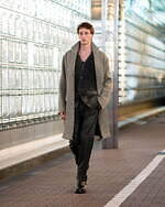 エルメスが銀座メゾンエルメスでショー - Snow Man岩本照、長谷川博己らモデルで登場｜写真10