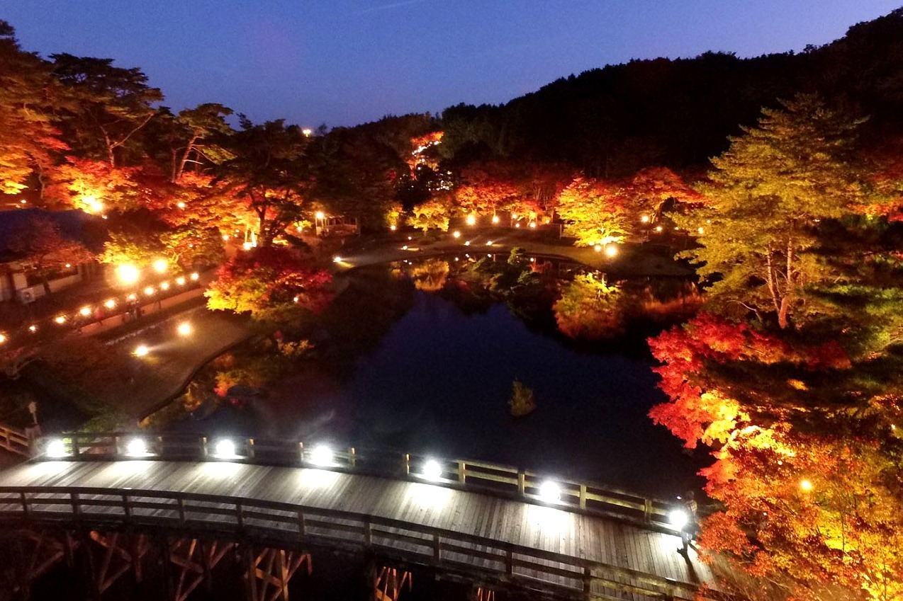 紅葉イベント「もみじライトアップ」静岡・修善寺にて、打ち上げ花火やイルミネーションも