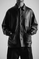 ベトラのビオトープ限定レザーカバーオール、シボ感ゴートレザー×抜け感のあるオーバーサイズで｜写真19