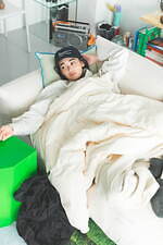 ステュディオス×トゥデイフル、“ふわっと”オーバーサイズなダウンジャケット＆ペインターパンツ｜写真10