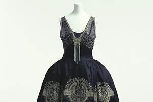 “アール・デコとファッション”ひもとく展覧会が三菱一号館美術館で、シャネルやランバンなど約310点