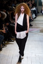 マタニティ・モデルも登場！ -  リミフゥ(LIMI feu)の2011年春夏コレクション｜写真7