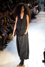 マタニティ・モデルも登場！ -  リミフゥ(LIMI feu)の2011年春夏コレクション｜写真10