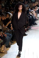 マタニティ・モデルも登場！ -  リミフゥ(LIMI feu)の2011年春夏コレクション｜写真13