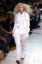 マタニティ・モデルも登場！ -  リミフゥ(LIMI feu)の2011年春夏コレクション｜写真30