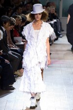 マタニティ・モデルも登場！ -  リミフゥ(LIMI feu)の2011年春夏コレクション｜写真32