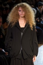 マタニティ・モデルも登場！ -  リミフゥ(LIMI feu)の2011年春夏コレクション｜写真34