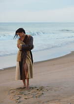 Kith24年冬ウィメンズ、3種のレザーパッチワークコート＆光沢スエードフーディー｜写真2