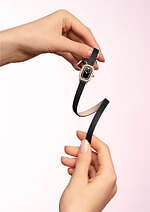 ハリー・ウィンストン、ダイヤモンドの“エメラルドカット”着想ウィメンズ腕時計にシックなブラック｜写真7