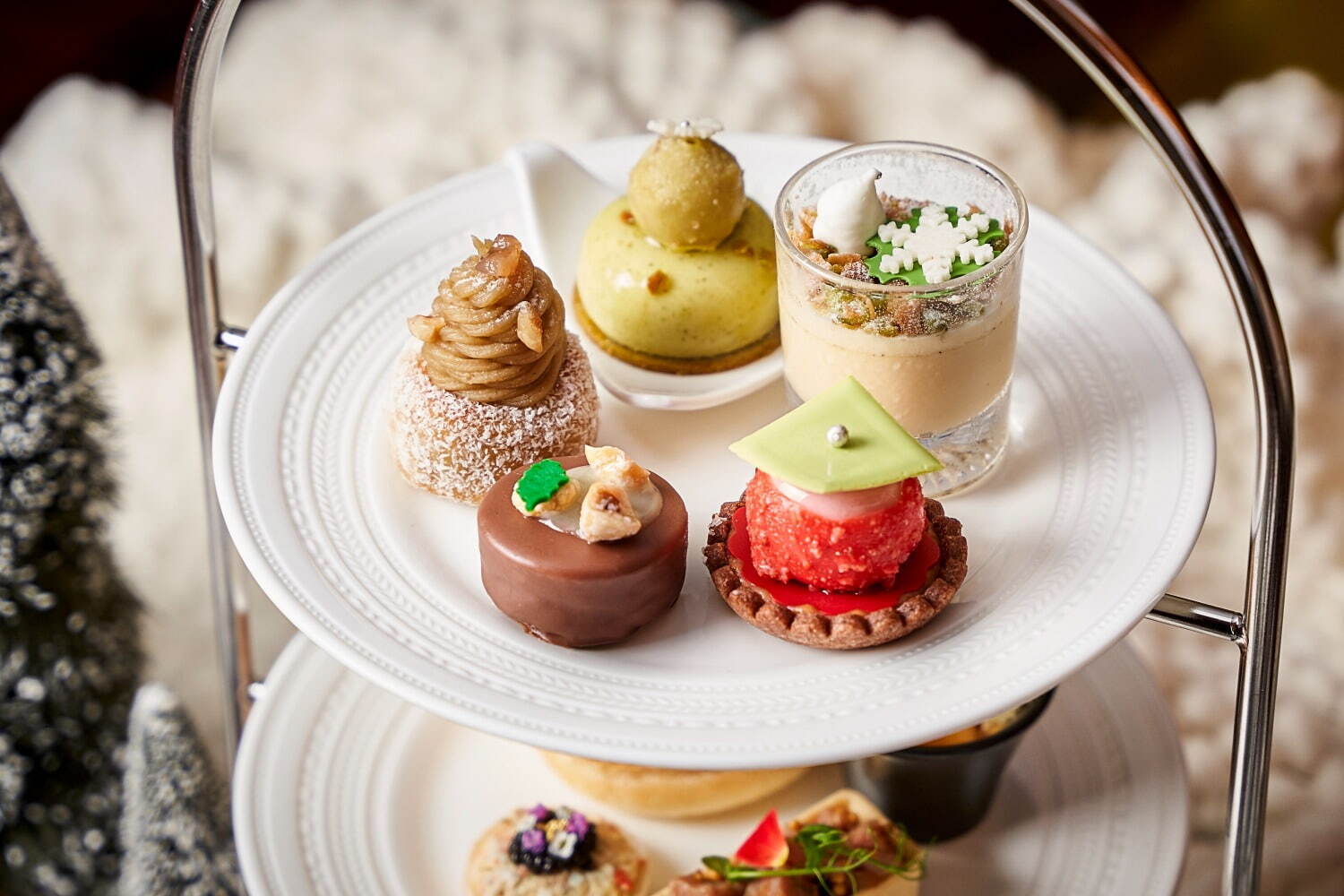 ザ・リッツ・カールトン大阪“フランスのクリスマス”着想アフタヌーンティー、オーナメント風スイーツなど｜写真3