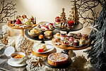 ザ・リッツ・カールトン大阪「クリスマスアフタヌーンブッフェ」ロールケーキやタルトなどチョコスイーツ｜写真1