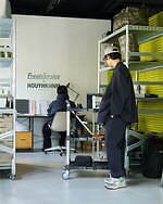 フレッシュサービス×フイナム“編集者の仕事着”想定したセットアップ、豊富な収納とイージーケア素材で｜写真26