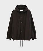 イレニサ“バックのドレープ”引き立つフード付きジャケット＆ワイドパンツ、ステュディオス限定で｜写真2