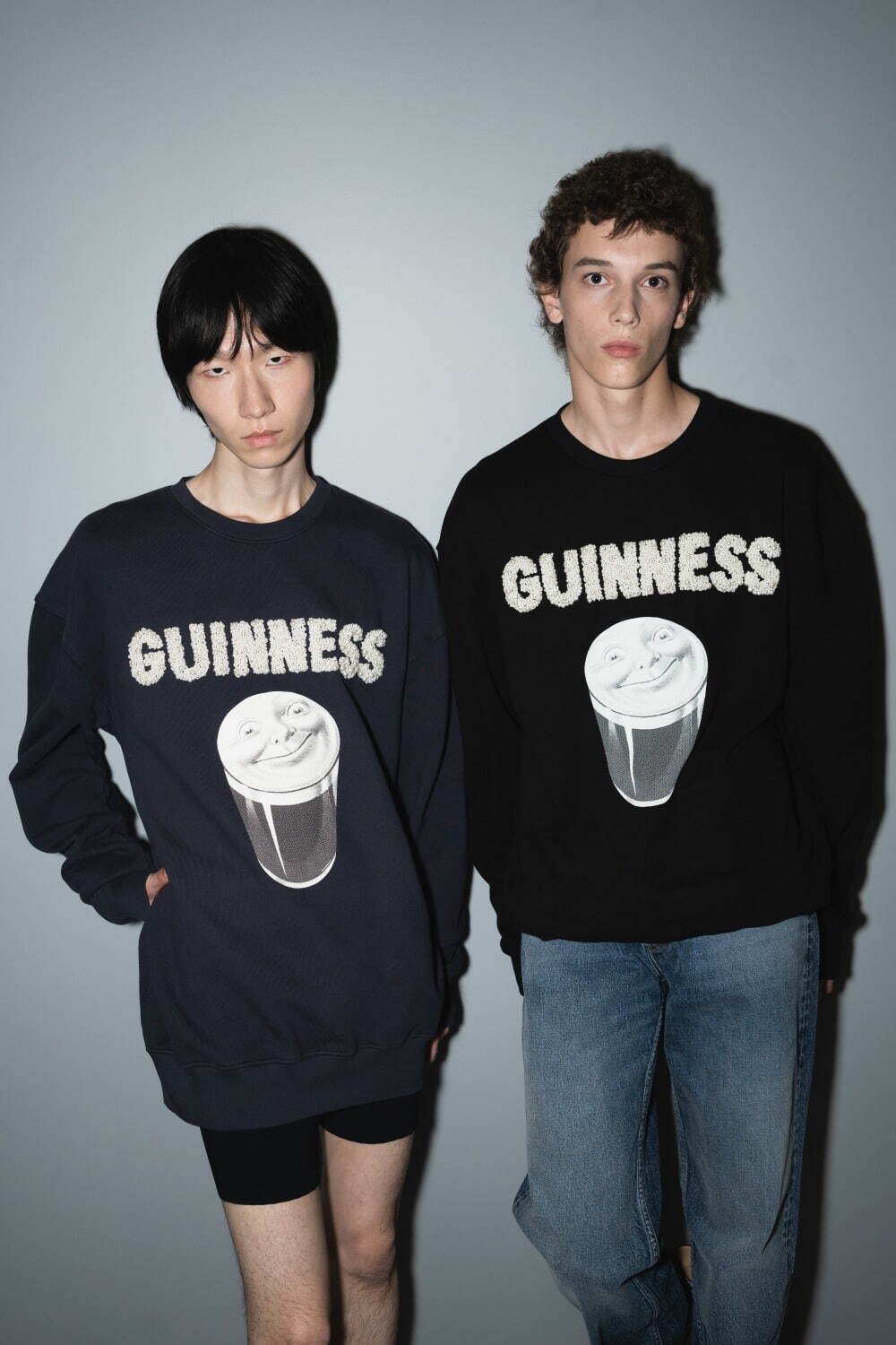 JW アンダーソン×ギネス、“黒ビールのパイント”Tシャツ＆“泡立ち