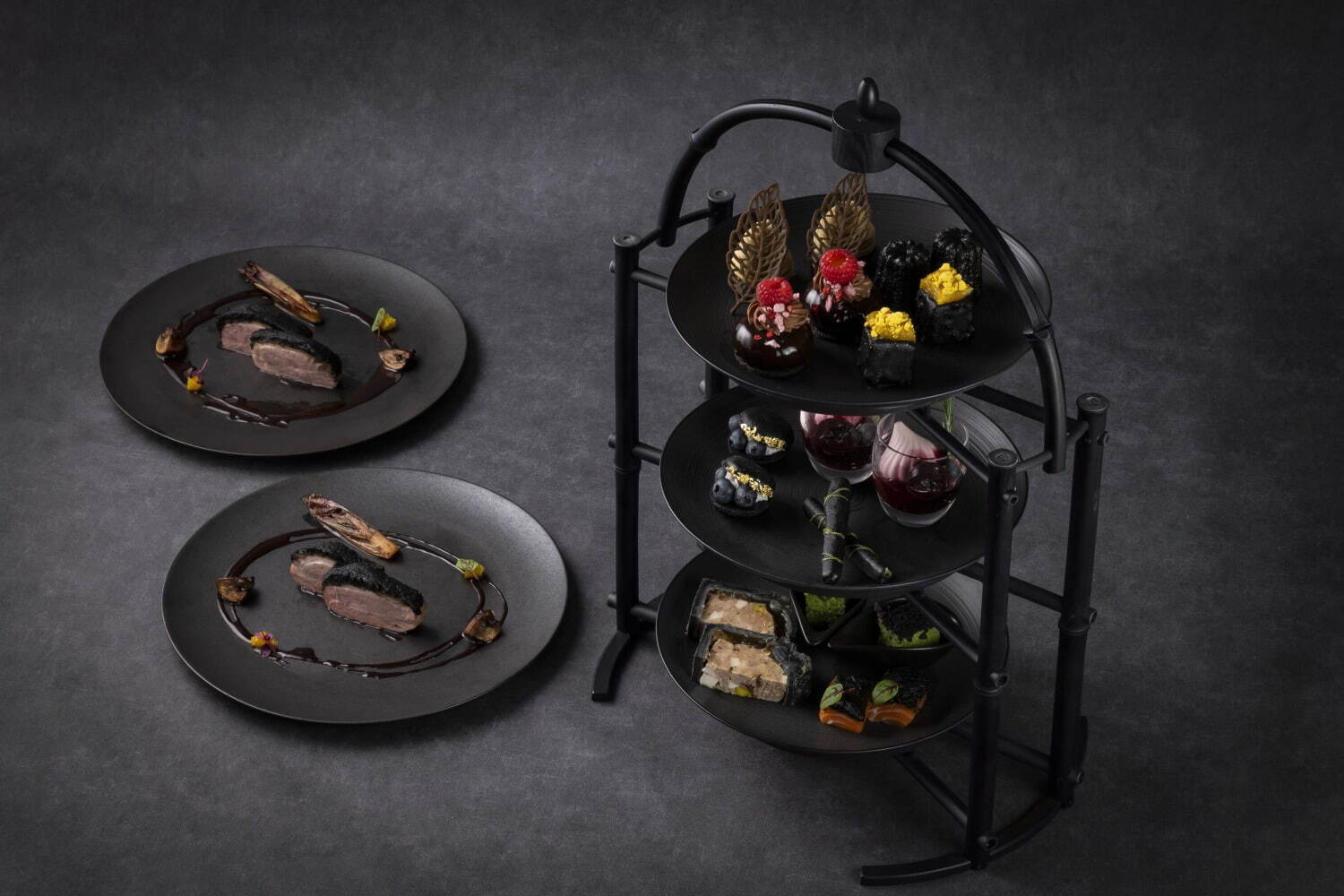 「トウキョウブラックテラス-カラーインザブラック-」
“カラーインザダーク” 1名 8,000円、ドームテント席確約“カラーインザダーク” 1名 10,000円
※ドームテント席はランチ・ディナーともに、1日3組限定。