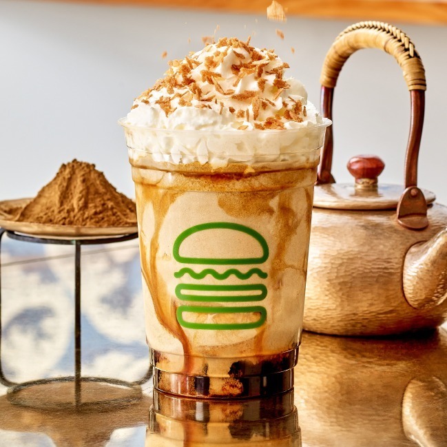 シェイクシャック「ほうじ茶シェイク」“とろ~り黒蜜入り”甘く シェイクシャック「ほうじ茶シェイク」“とろ~り黒蜜入り”甘く