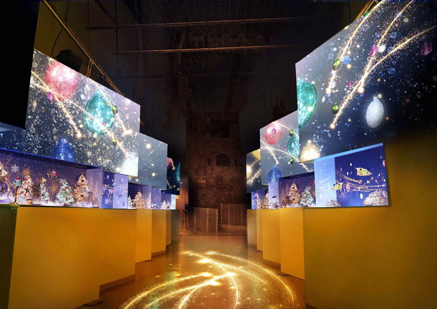 マクセル アクアパーク品川のクリスマスは水族館が“星空の海”に、幻想的な夜のドルフィンパフォーマンス｜写真5