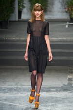 シャルル アナスタス(Charles Anastase)のロマンティックなガーリッシュな2011年春夏コレクション｜写真4