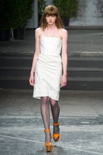 シャルル アナスタス(Charles Anastase)のロマンティックなガーリッシュな2011年春夏コレクション｜写真5