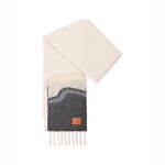 ロエベのスカーフ、チェッカーボード柄のアナグラムパターンや“マルチトーン”マーブル模様｜写真5