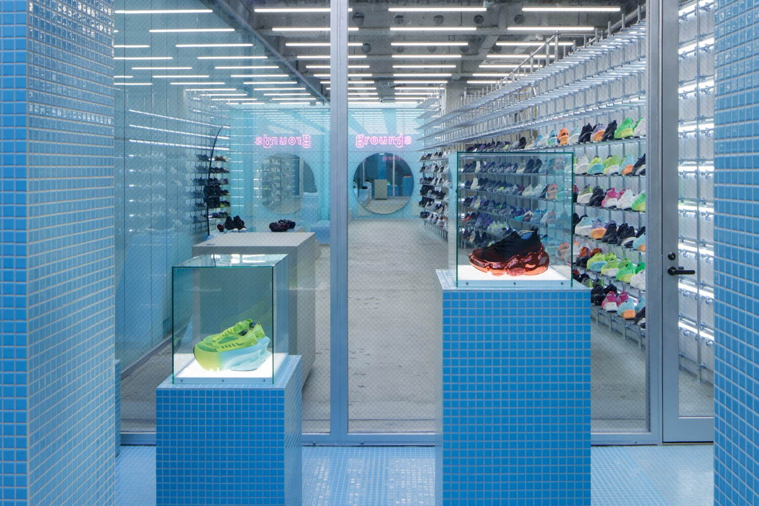 グラウンズが大阪・南堀江と東京・裏原宿に新店舗オープン、独特なソールのスニーカーが集結｜写真6