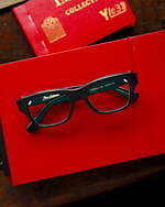 オリバー ゴールドスミスのコンティニュエ限定アイウェア、クラシカルな厚めフレームのラウンド型など｜写真2