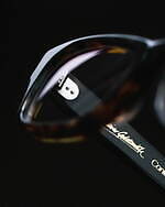 オリバー ゴールドスミスのコンティニュエ限定アイウェア、クラシカルな厚めフレームのラウンド型など｜写真4