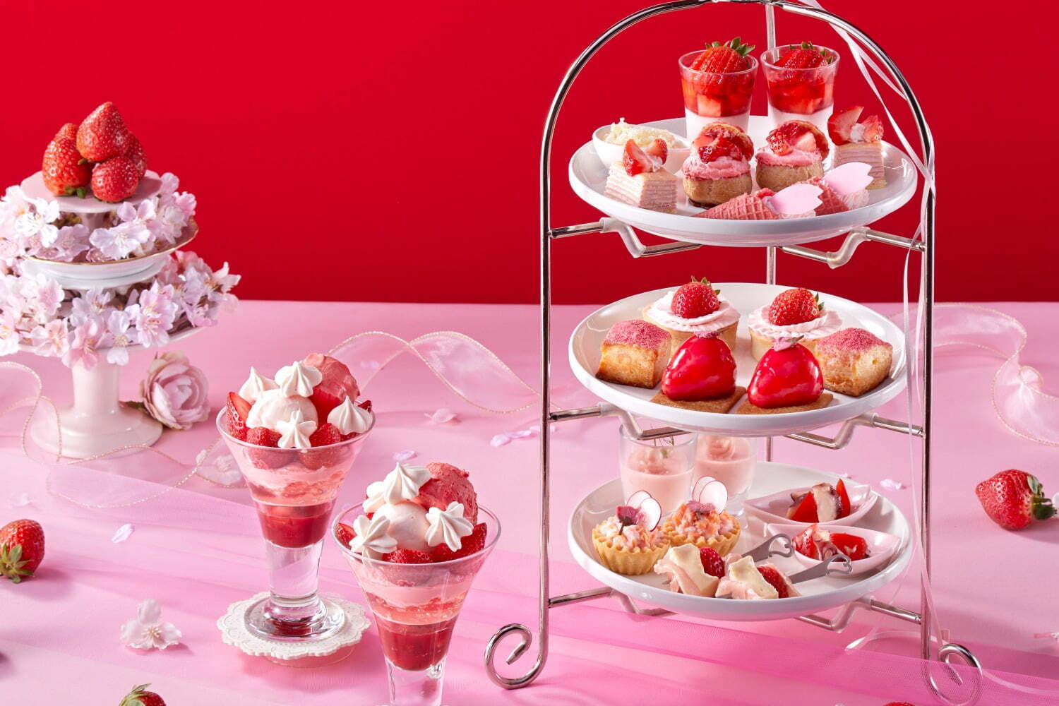桜アフタヌーンティー｜新宿プリンスホテル「いちご×桜」の春爛漫アフタヌーンティー、“桜の花咲く”パフェやミルクレープ