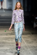 ハウス オブ ホランド(House of Holland)のグラマラスな2011年春夏コレクション｜写真3