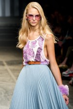 ハウス オブ ホランド(House of Holland)のグラマラスな2011年春夏コレクション｜写真13