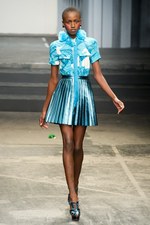 ハウス オブ ホランド(House of Holland)のグラマラスな2011年春夏コレクション｜写真25