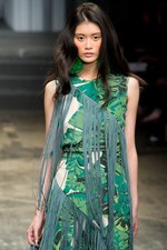 ハウス オブ ホランド(House of Holland)のグラマラスな2011年春夏コレクション｜写真34