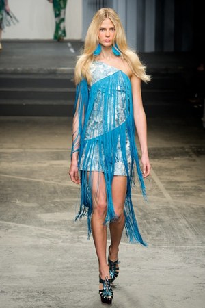 ハウス オブ ホランド(House of Holland)のグラマラスな2011年春夏コレクション｜写真35