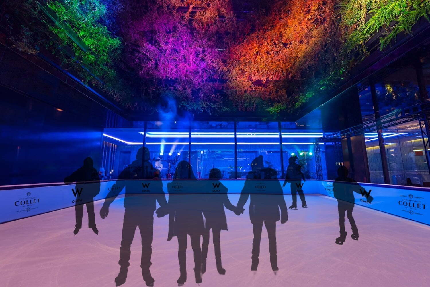 スケートリンク｜W大阪の屋外スケートリンク、”ニューヨーク風”空間でスケート＆クリスマスシャンパンを楽しむ