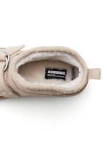 ネイバーフッド×スイコックの24秋冬スリッポンブーツ、リングベルトや型押しネームラベルを配して｜写真9