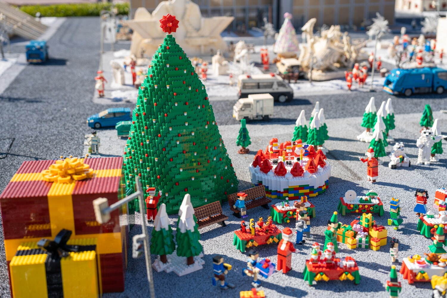 名古屋「レゴランド」夜のクリスマスイベント、レゴ ブロックの巨大ツリー＆サンタのライトアップショー｜写真11
