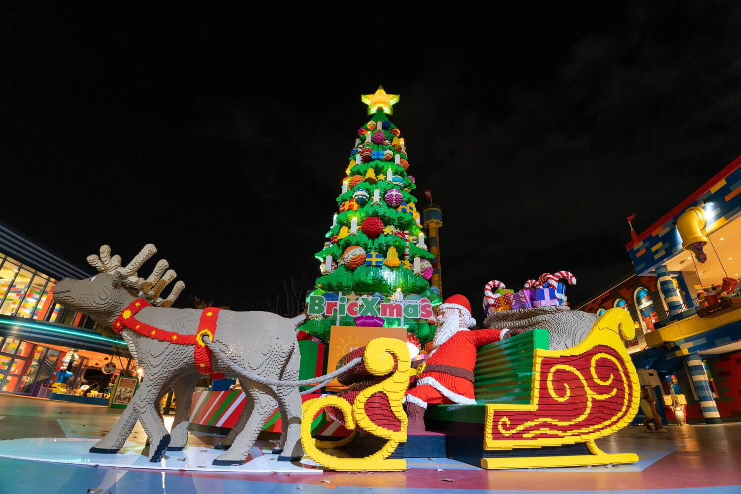 名古屋「レゴランド」夜のクリスマスイベント、レゴ ブロックの巨大ツリー＆サンタのライトアップショー｜写真2