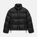 アミリ初のダウンジャケット、“モノグラム柄＆ボーンズワッペン”などを配して｜写真1