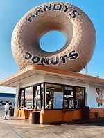 LA発「ランディーズドーナツ」が東京・代官山にオープン、カスタード入り“青空”着想ドーナツも｜写真40