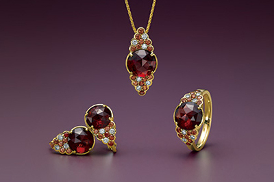 ニナ リッチから、クリスマスジュエリー「ラ ダンス」発売