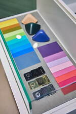 グローブ・トロッター 青山限定スーツケース、チャコールボディ×北極星モチーフのライニング｜写真13