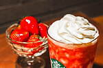 スターバックス(Starbucks Coffee) メリーベリー ストロベリー フラペチーノ｜写真6