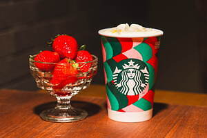 スターバックス(Starbucks Coffee) メリーベリー ストロベリー フラペチーノ｜写真3