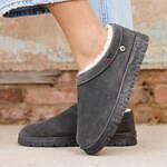 ミネトンカ24年秋冬ウィメンズシューズ、“ふわもこ”スリッポンスニーカー＆足首ニットのブーツ｜写真18