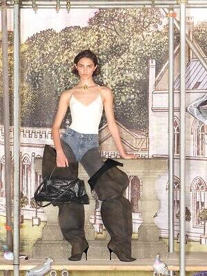 H&M×グレン・マーティンス、“自由に変形”コートやだまし絵プリントのトップスなど｜写真3